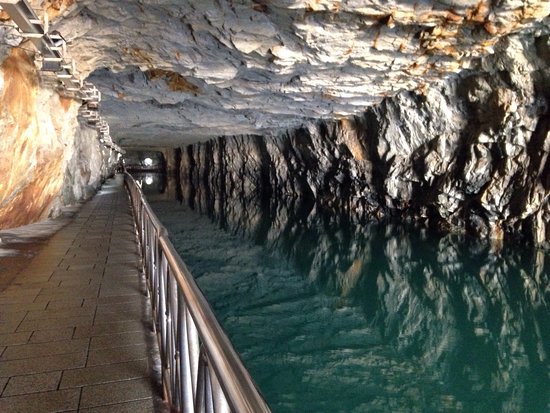 Zhaishan Tunnel