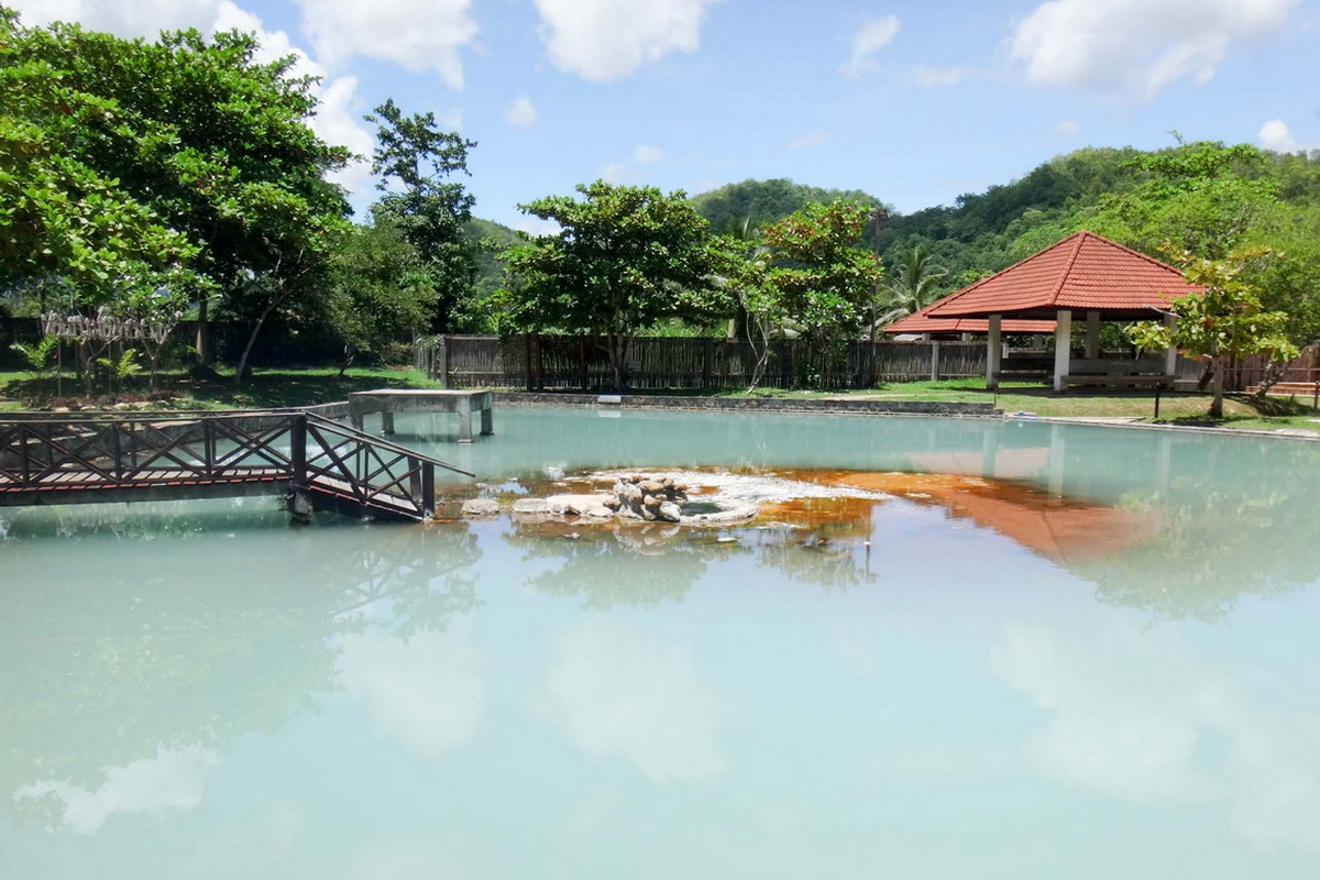 Pha Bong Hot Spring