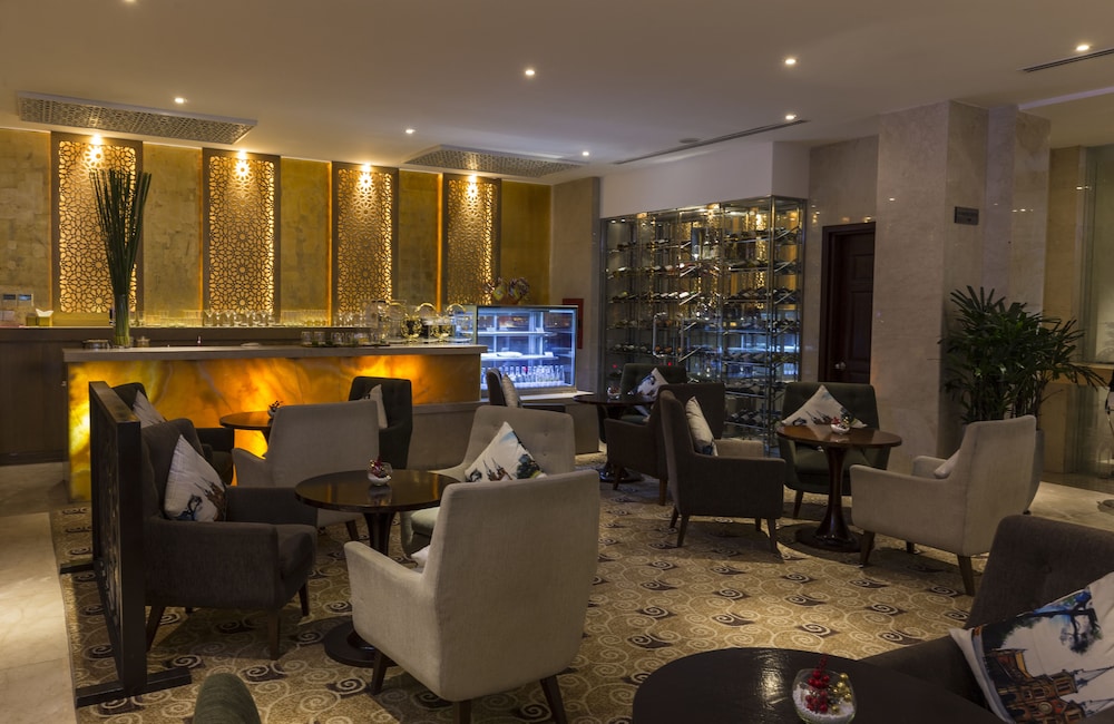 Iris Lounge