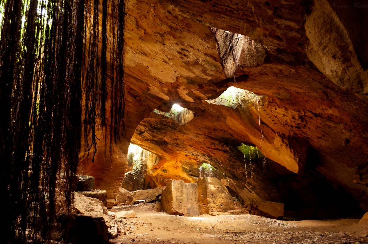 Naida Caves