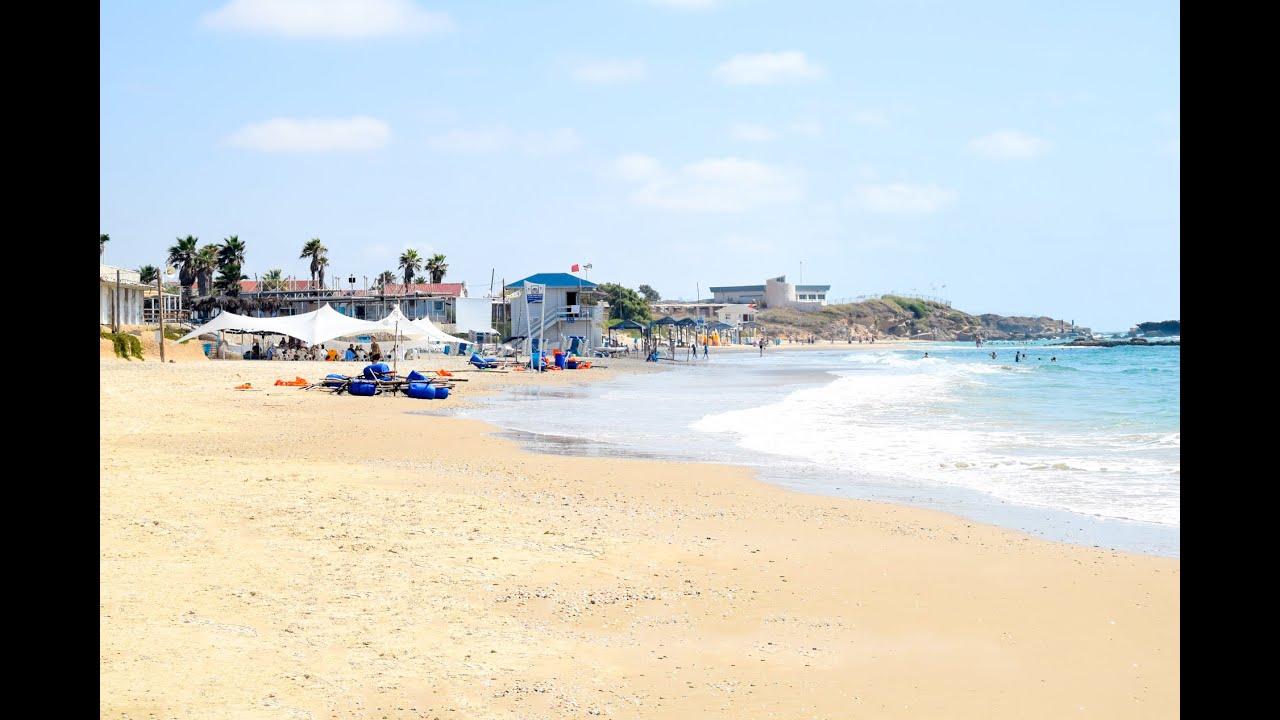 Mikhmoret Beach