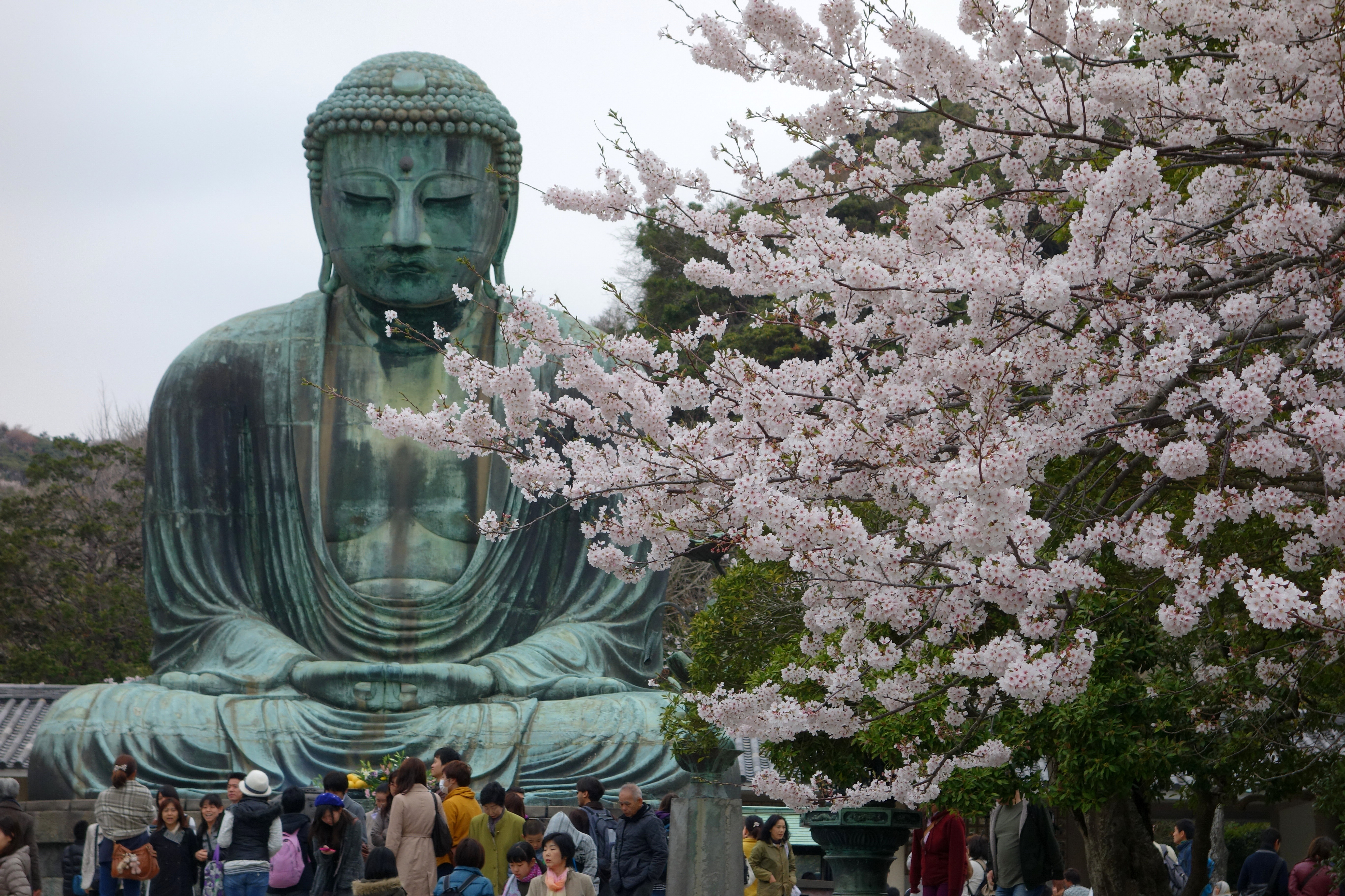 Gennyoshonin Statue