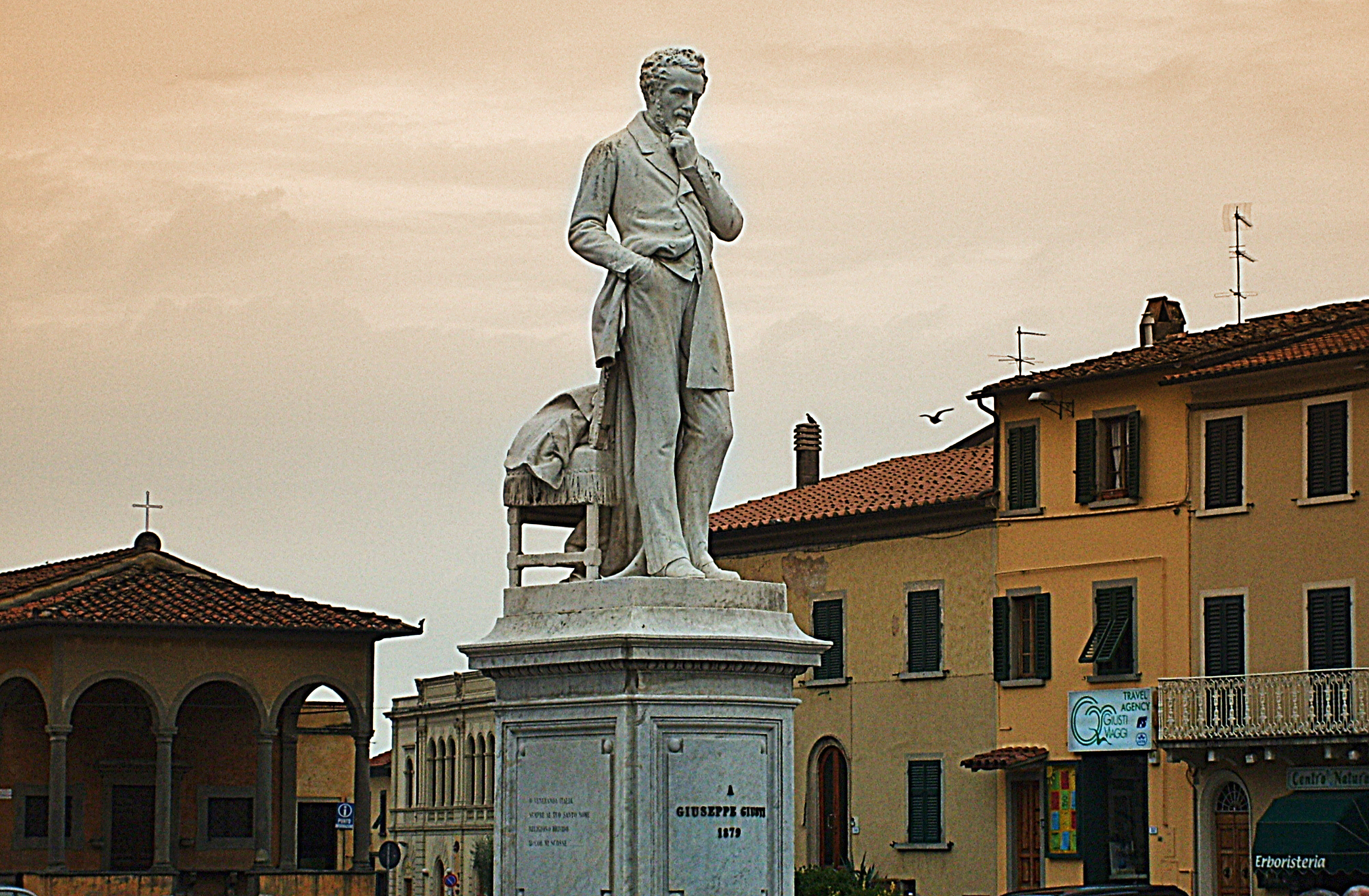 Monumento a Giuseppe Libertini