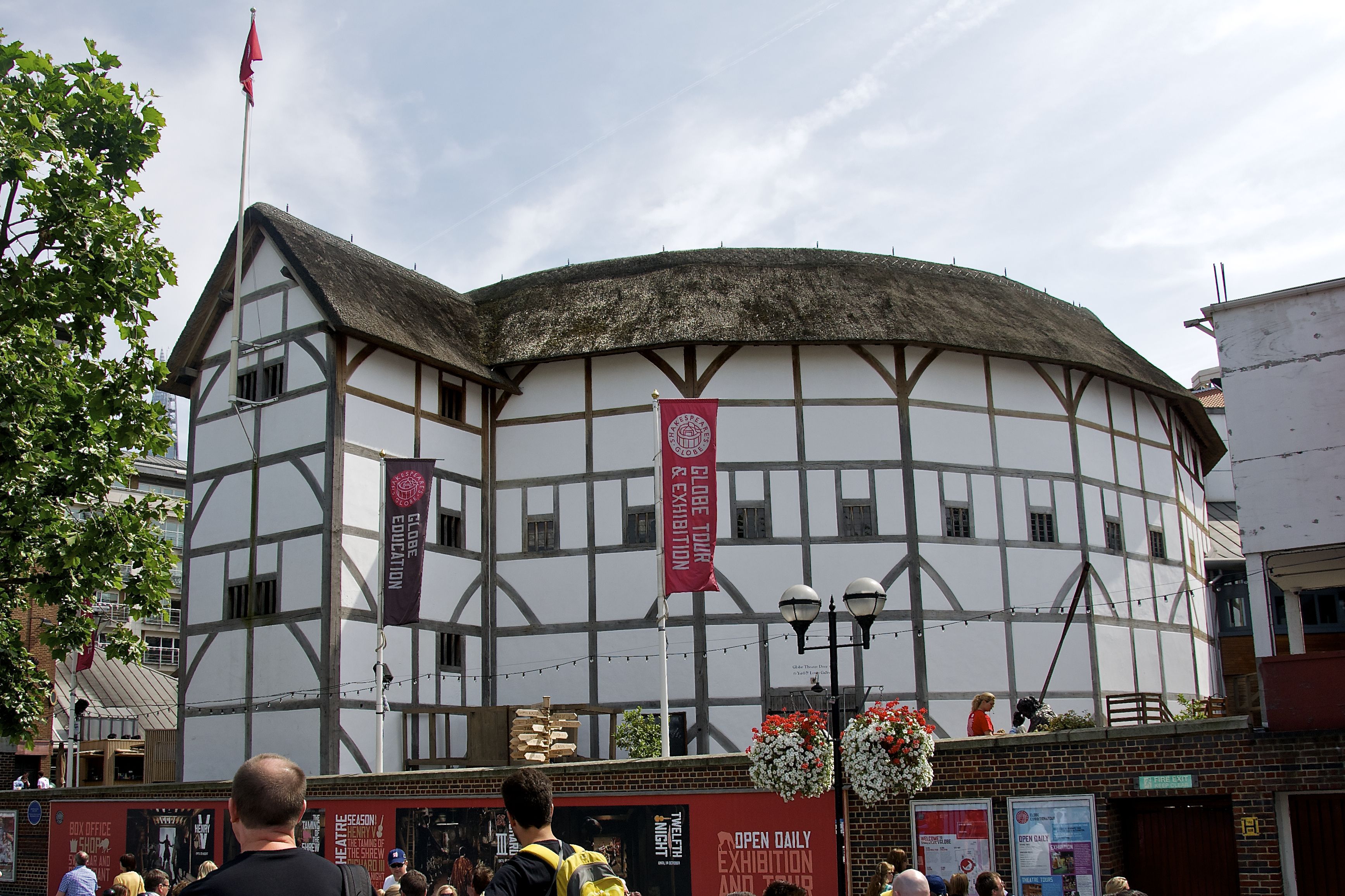 The Globe Theatrette