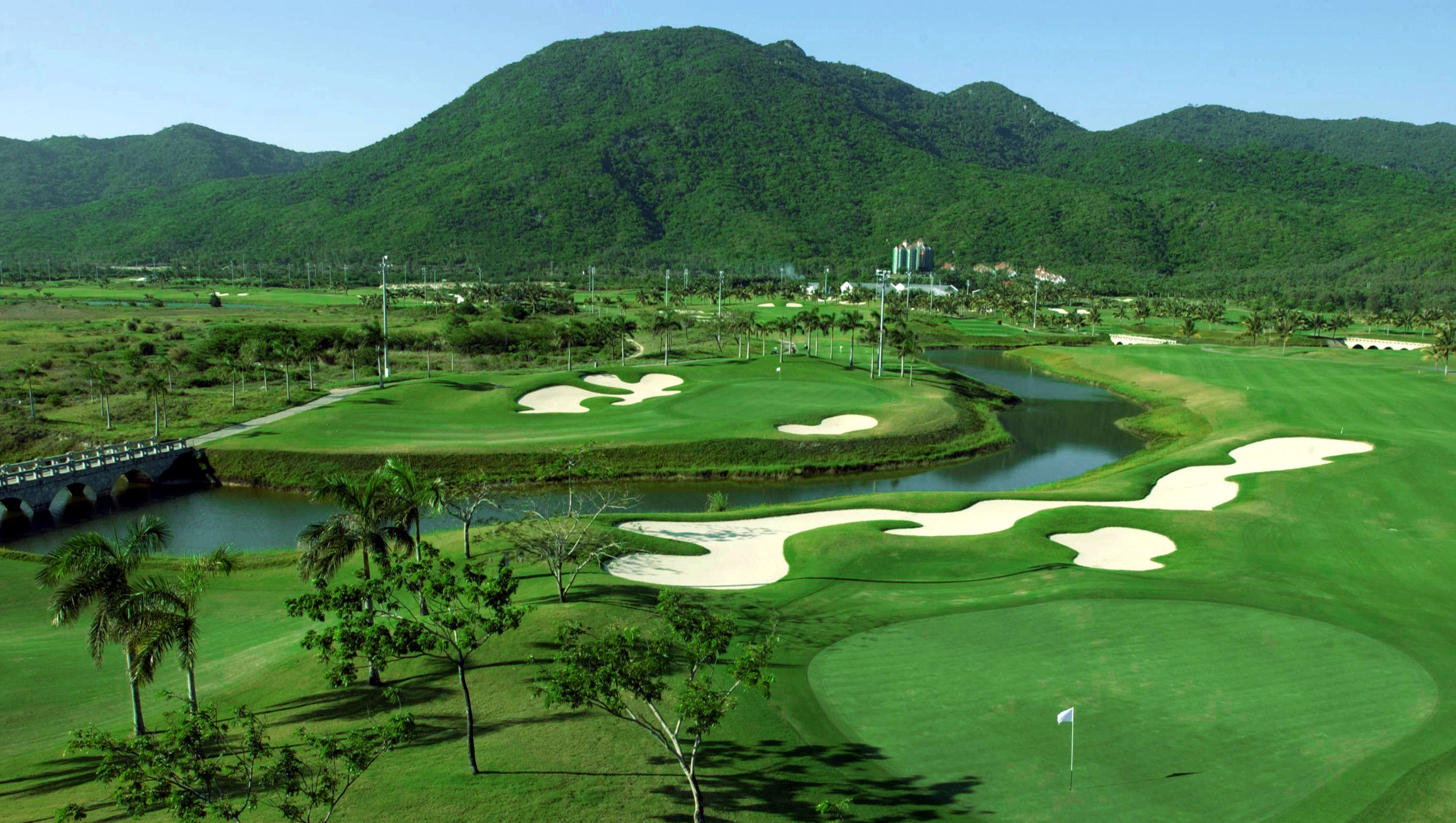 Yalong Bay Golf Club