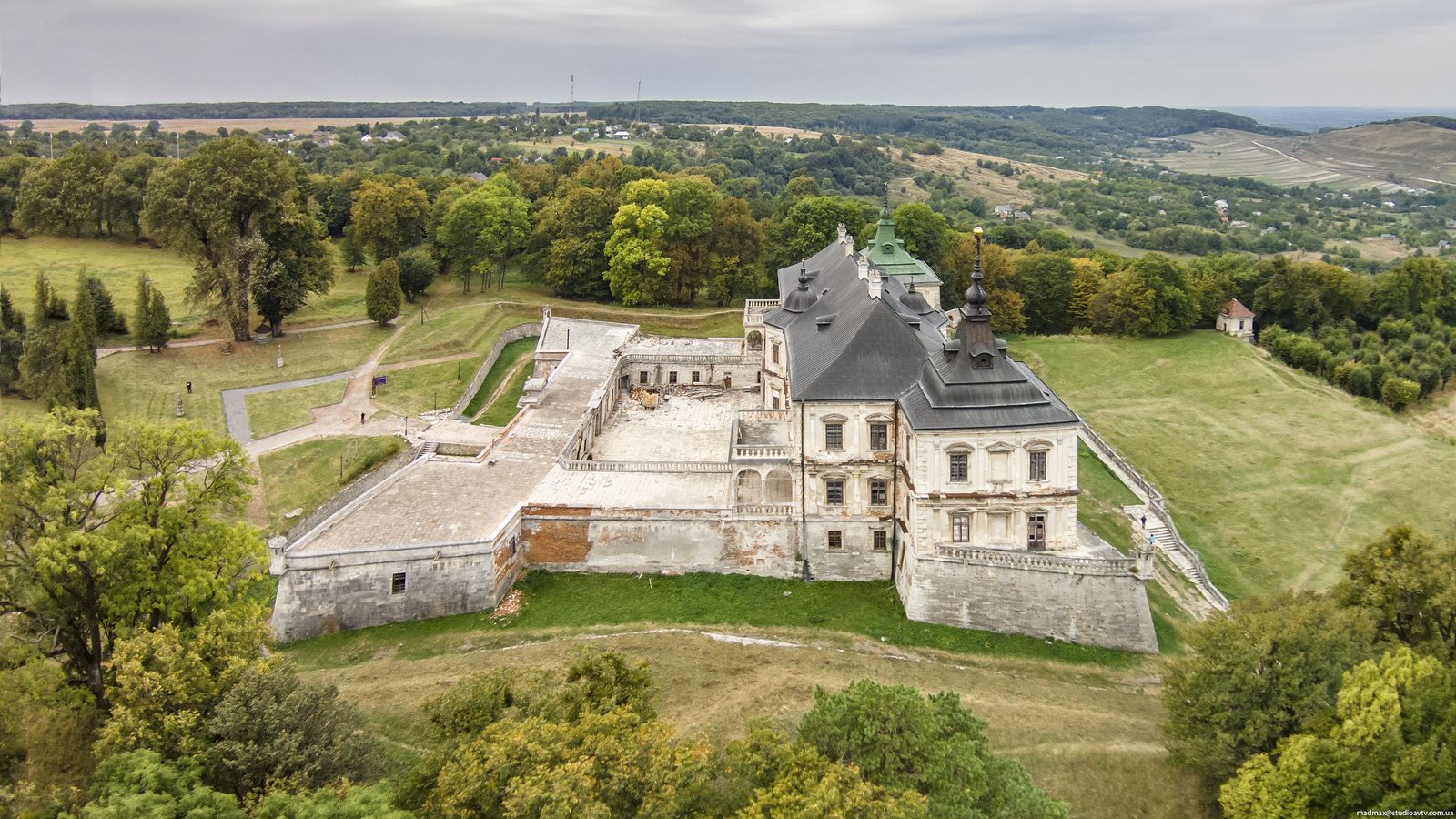 Pidhirtsi Castle
