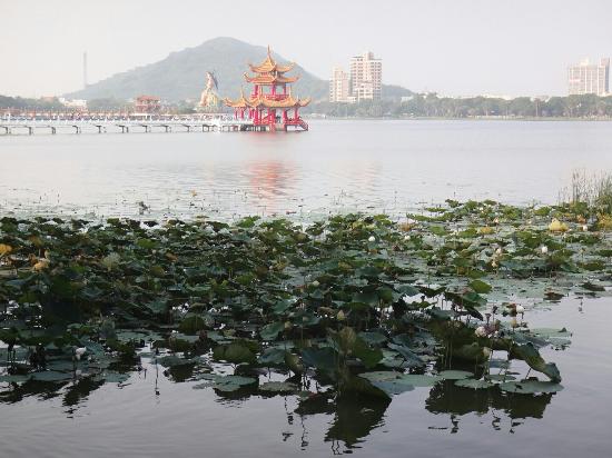 Lianchi (Lotus) Lake