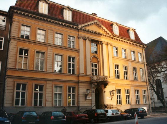 Palais Podewil