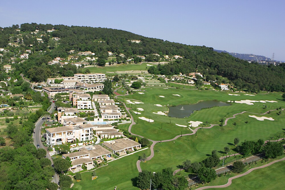Medallion Belgravia Resort Golf