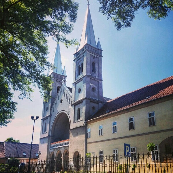 Franjevacki Samostan I Rkt. Crkva Pohodenja Marijina