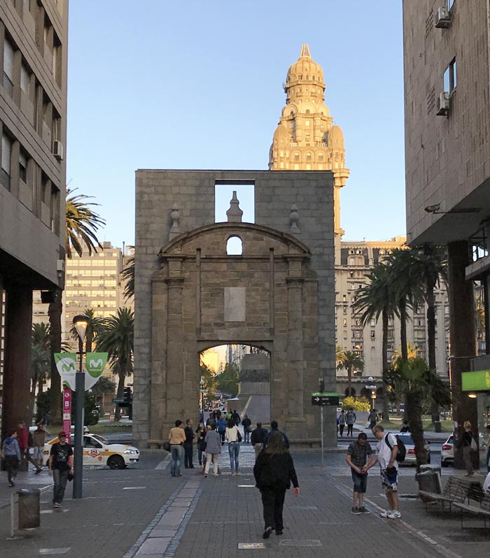Puerta de la Ciudadela