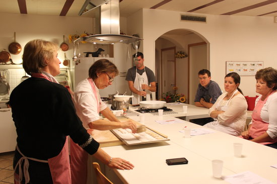 Scuola di Cucina di Lella