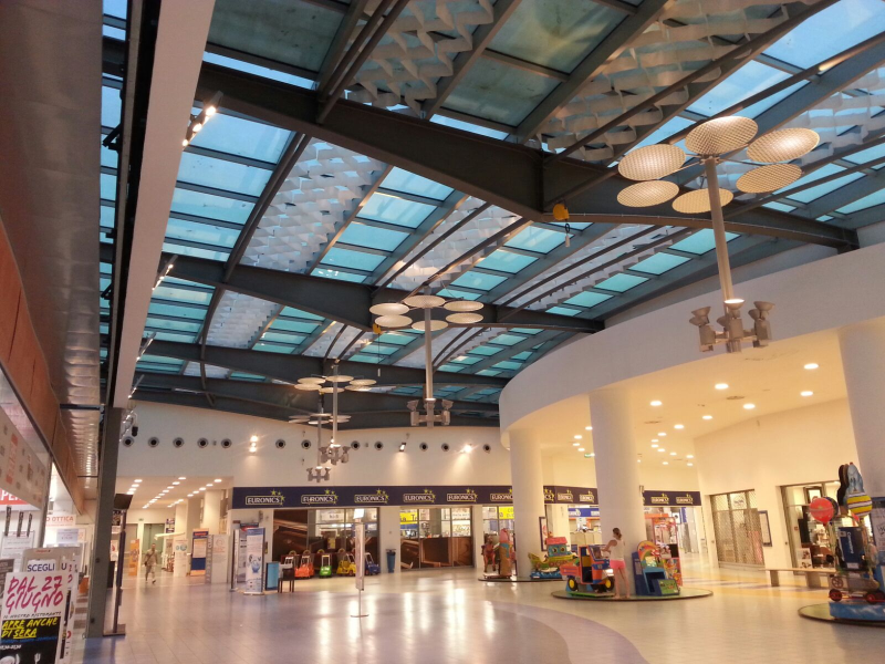 Centro Commerciale Lo Scrigno