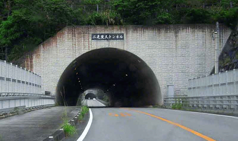Gokurakudo Enoden Tunnel