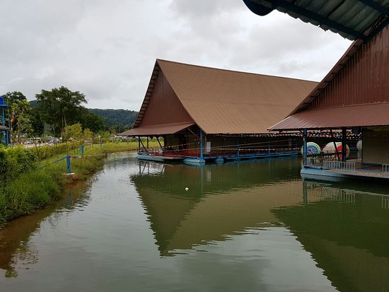 Phuket Floating Market