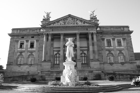 Schiller-Denkmal