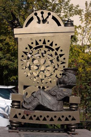 Sculpture Vovka v Tridevyatom Tsarstve