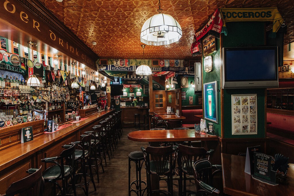 McMullens Irish Pub
