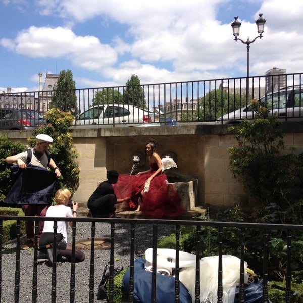 Jardinet De La Rue Des Ursins