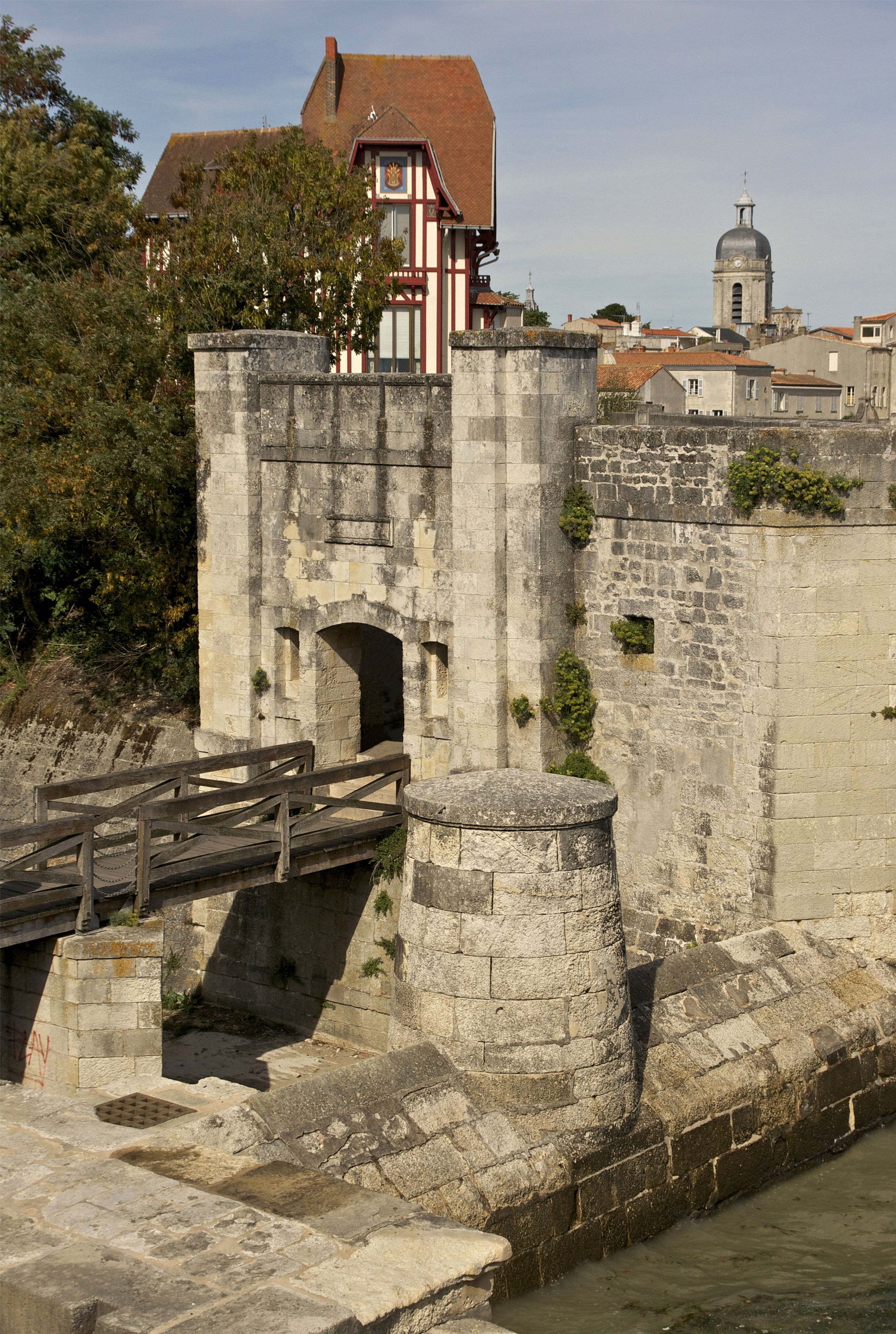 Porte des Deux Moulins