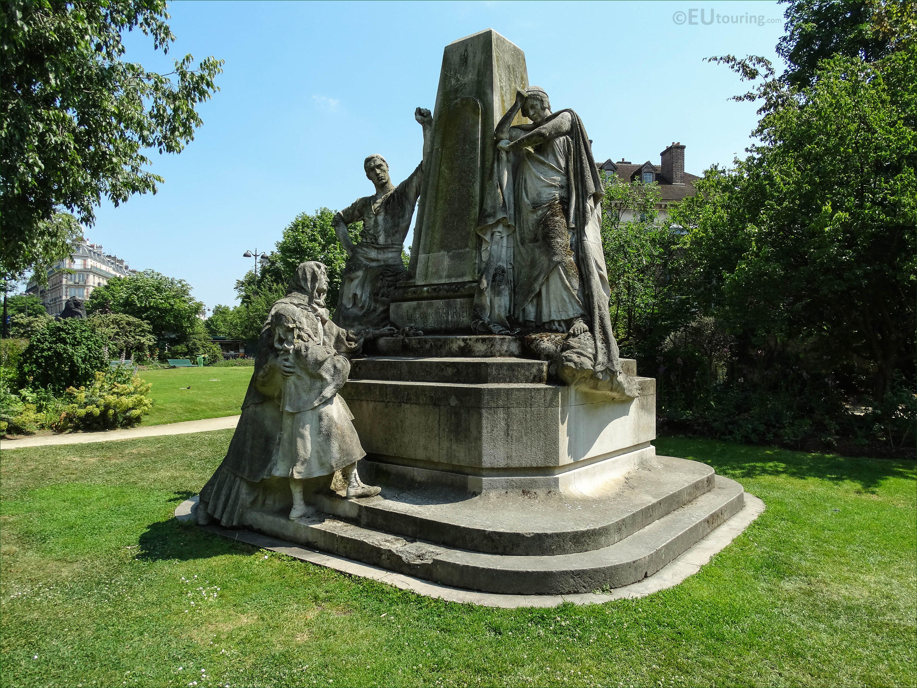 Monument a Ludovic Trarieux