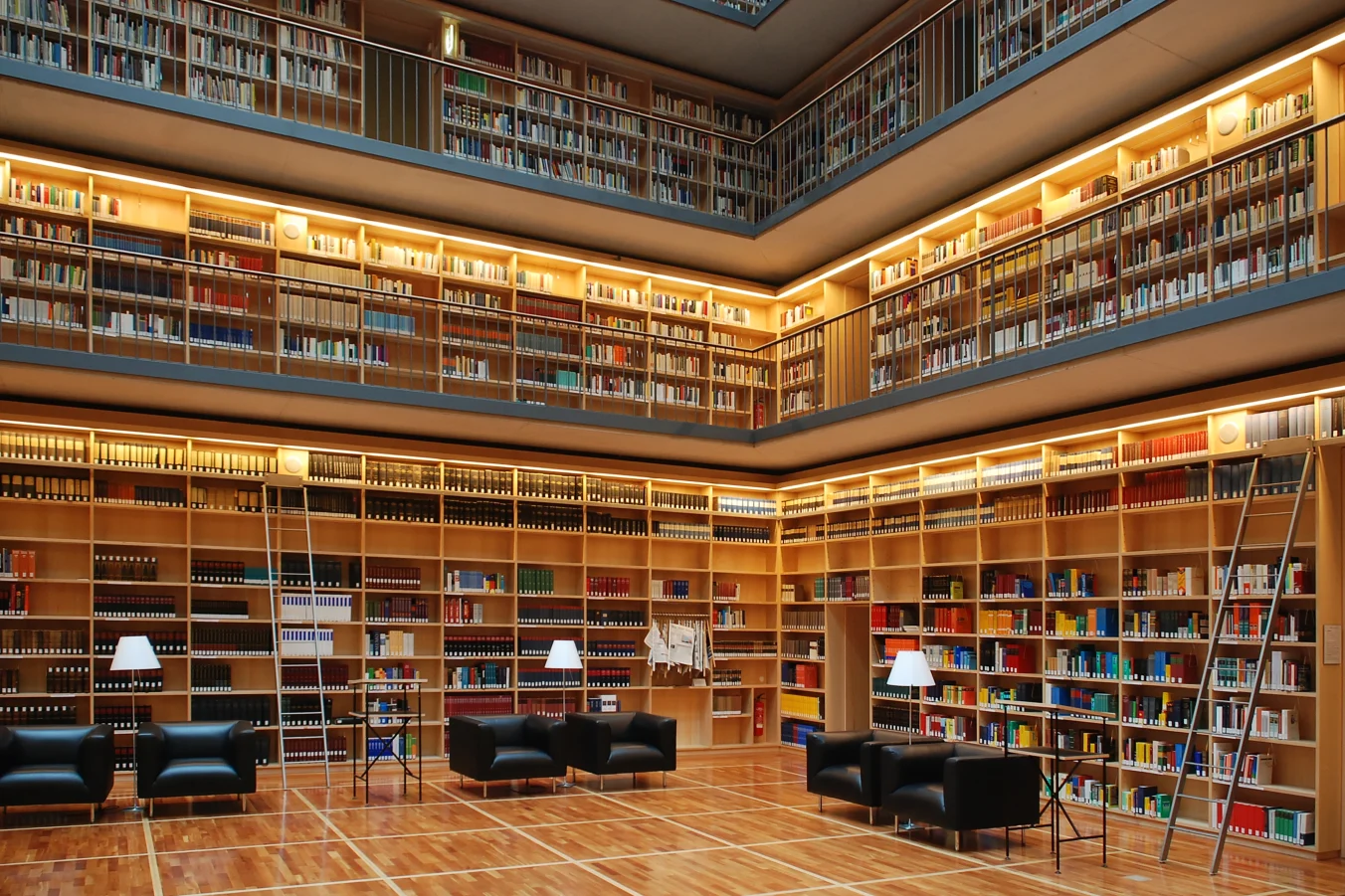 Bibliothek Villnöß