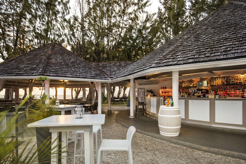 Le Bar - LUX* Saint Gilles
