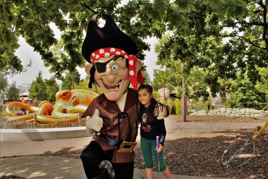 Pirate Cove Adventure Golf Park
