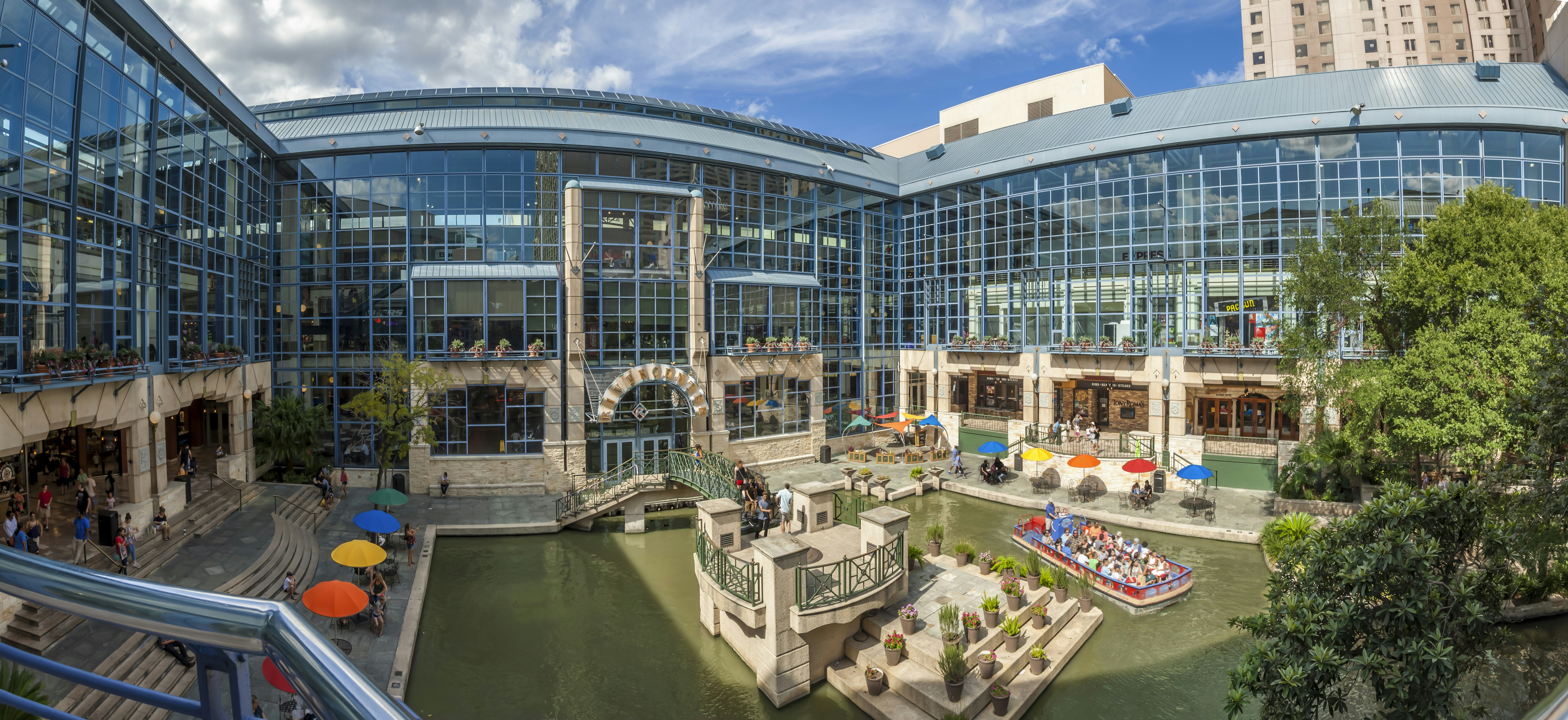 Shops at Rivercenter