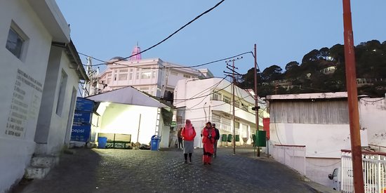 Ardhkuwari Mata Gufa