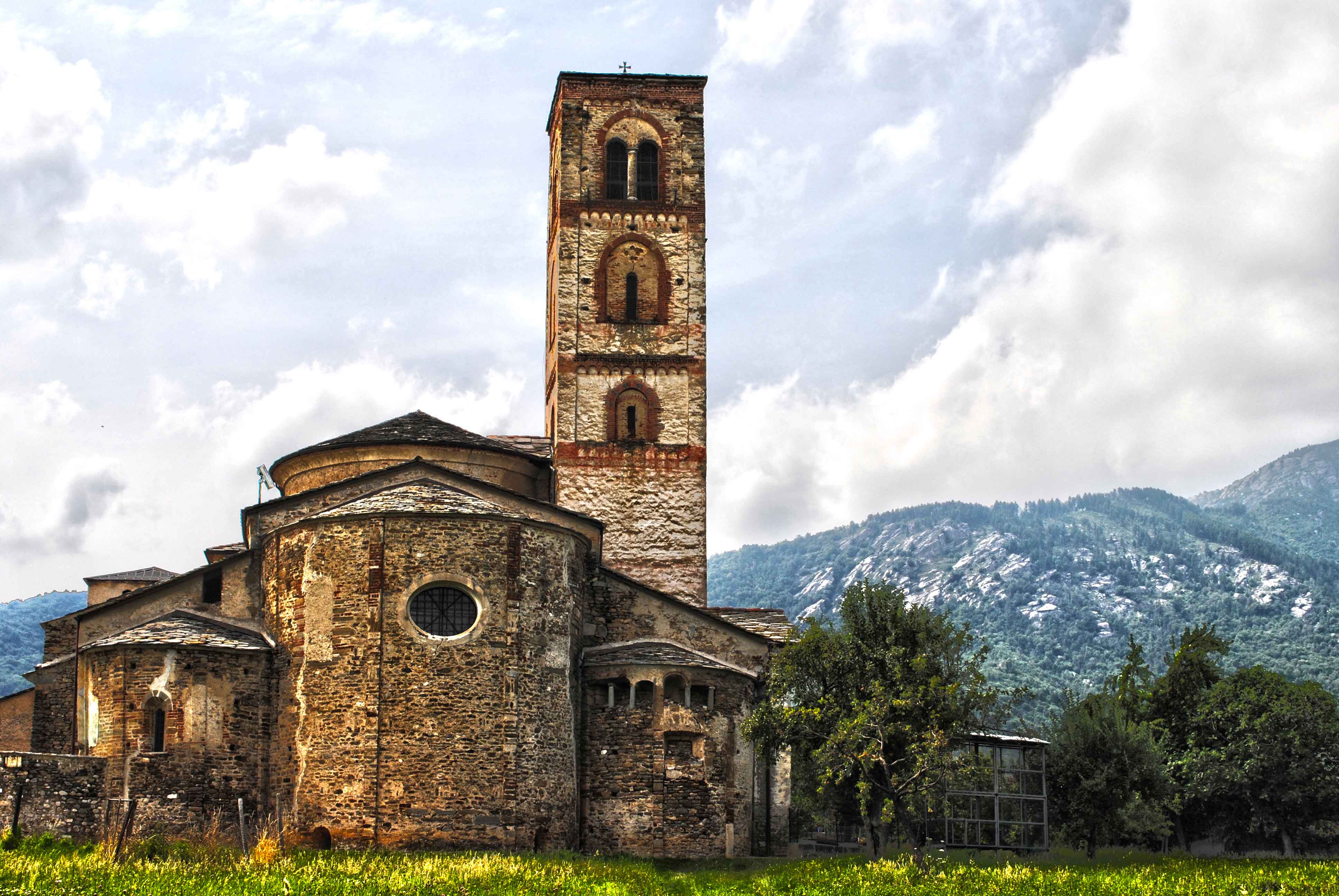 Chiesa San Costanzo al Monte