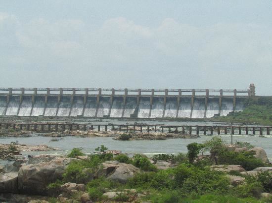 Tungabhadra Gardens and Dam