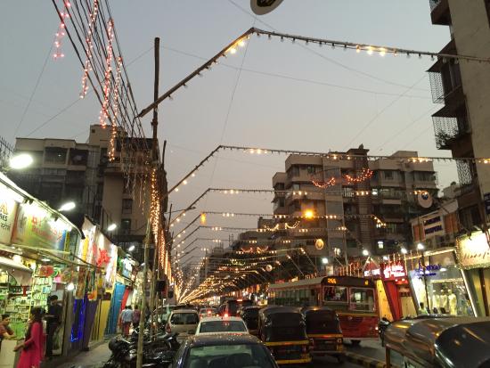 Lokhandwala Market