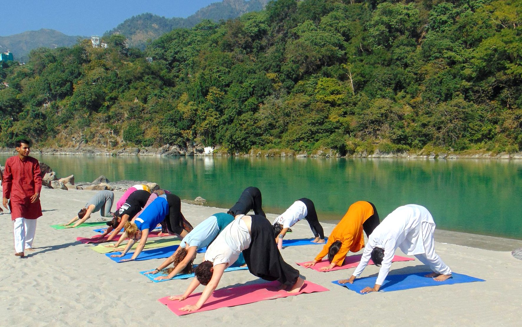 Living Yoga School