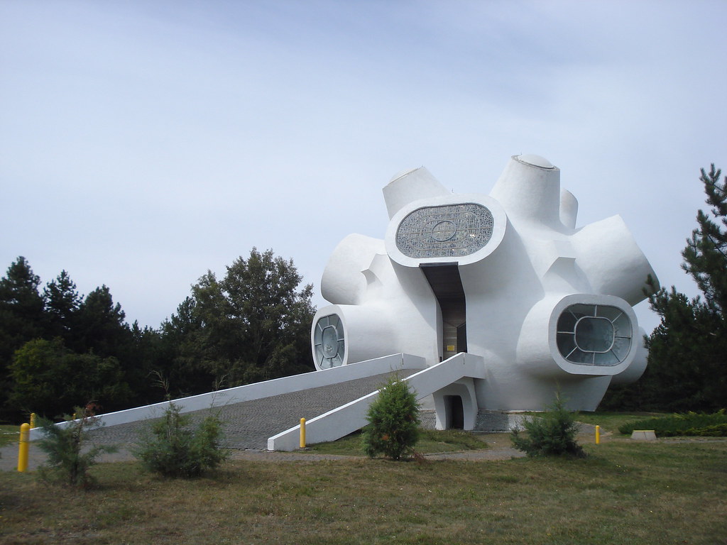 Makedonium monument