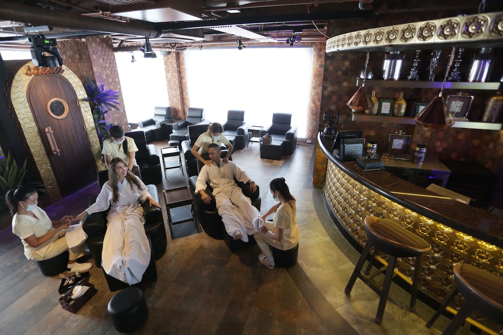 Millionaire Spa and Lounge