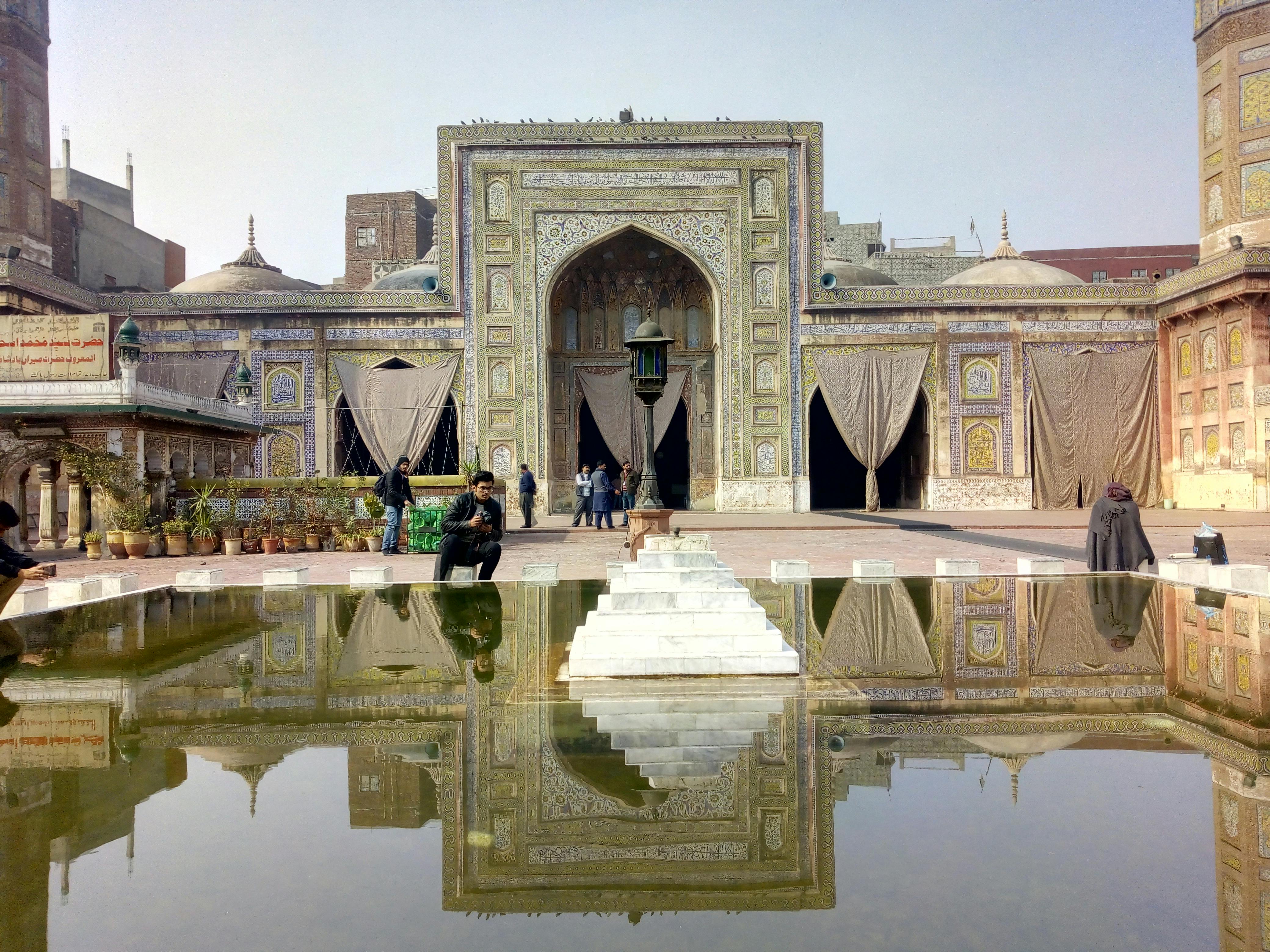 Masjid Gulshan Dadan Khan