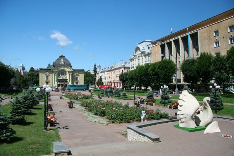 Teatralna Square