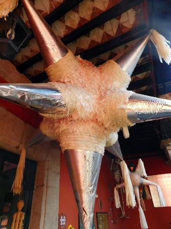 Casa del Obispo " Galeria de Arte Popular Mexicano"
