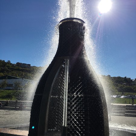 Fountain Tsar Butylka Shampanskogo