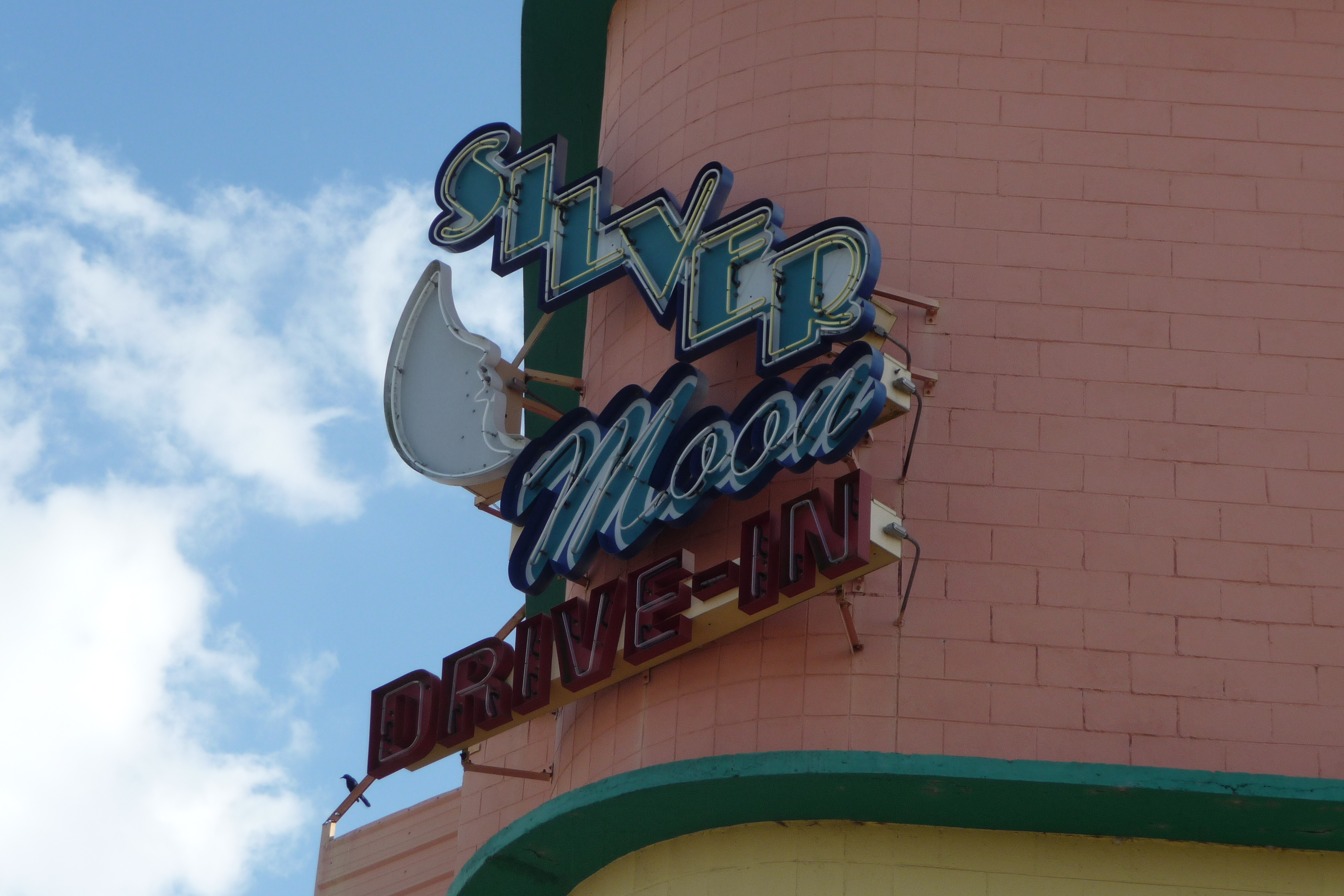 Silvermoon Drive-in
