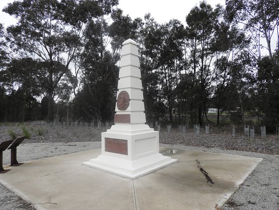 Sir Paul Edmund Strzelecki Monument