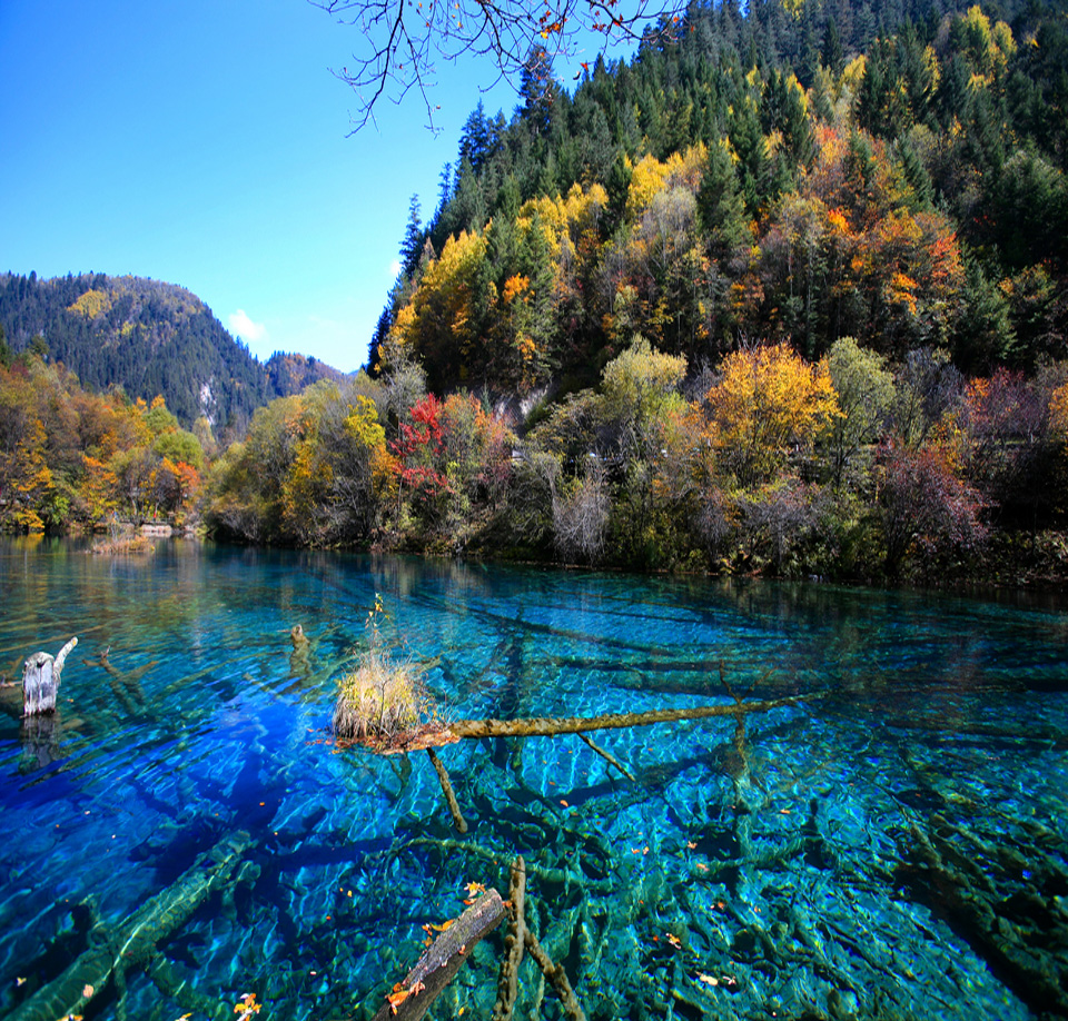 Shuanglong Lake