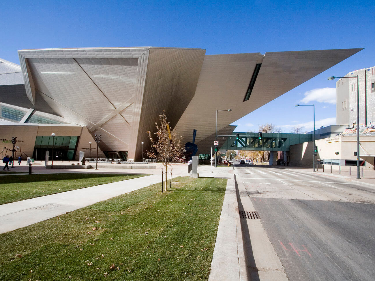 OMG Framing Art Museum