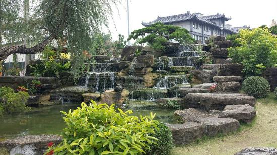 Xuan Kong Temple