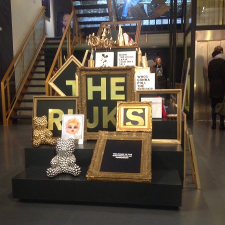 Public House of Art