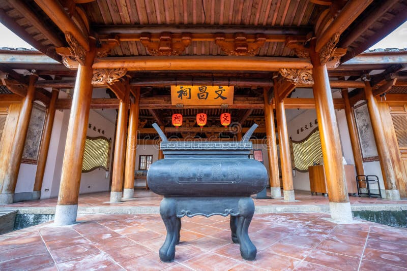 Jiayi Cheng Huang Temple