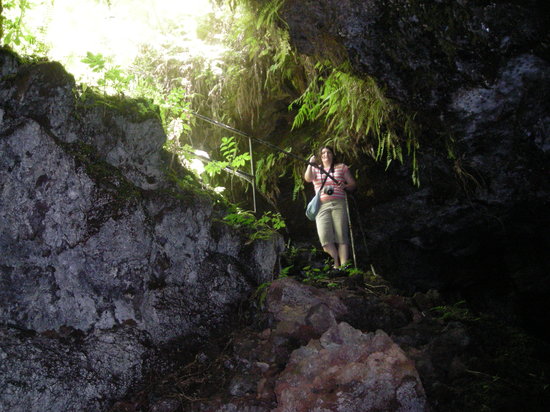 Kaeleku Caverns
