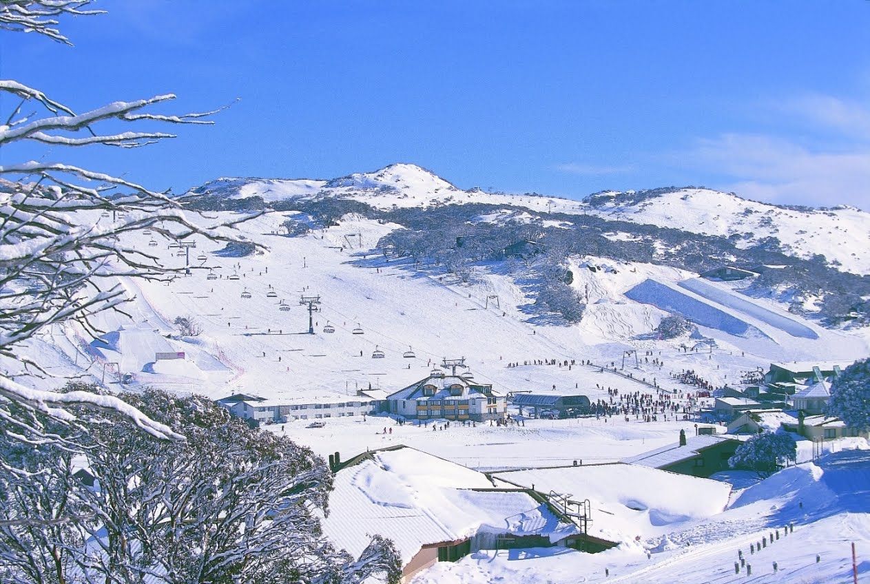 Charlotte Pass Guest Services Office