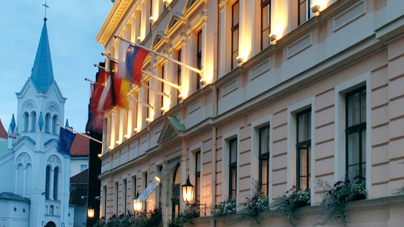 Bisumuiza Palace
